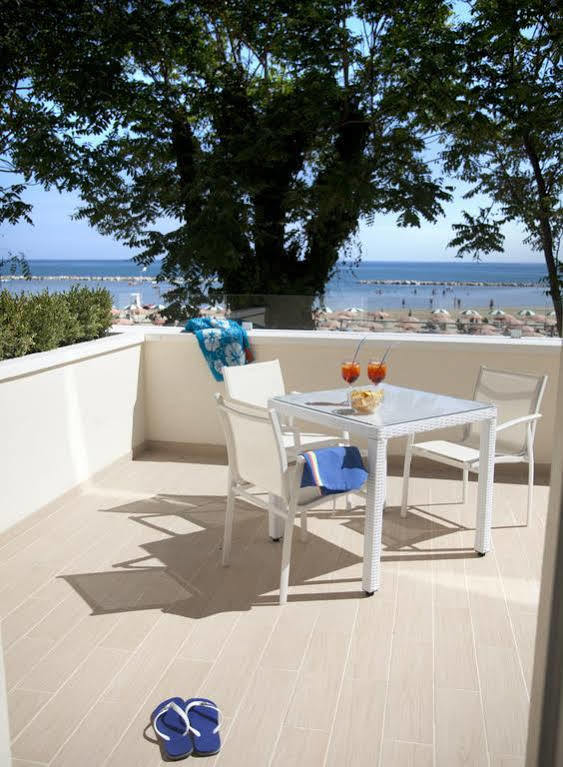 Marina Beach Suite Hotel Ρίμινι Εξωτερικό φωτογραφία